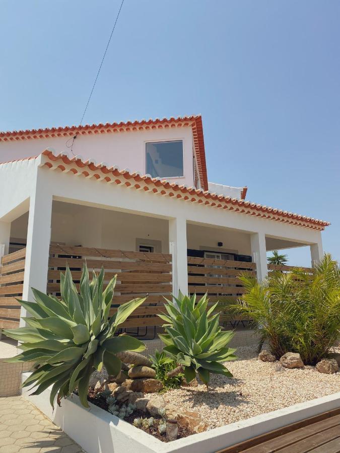 The Lighthouse Hostel Arrifana อัลเจซูร์ ภายนอก รูปภาพ