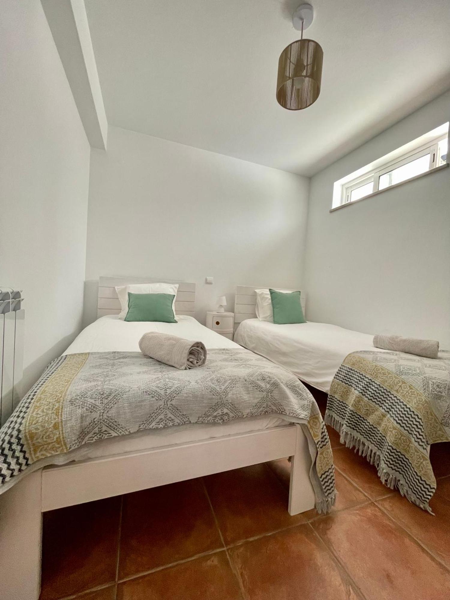 The Lighthouse Hostel Arrifana อัลเจซูร์ ภายนอก รูปภาพ